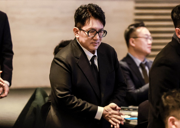 ▲ 방시혁 하이브 의장이 지난 2월20일 서울 영등포구 FKI타워에서 열린 한국경제인협회 제64회 정기총회에 참석하고 있다. /뉴시스
