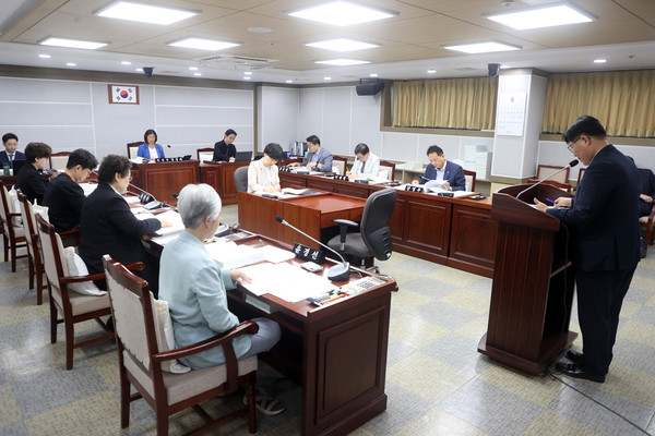 ▲ 수원특례시의회 기획경제위원회 전경.
