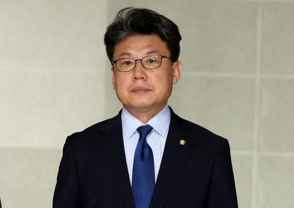 ▲ 비공개 실무 당정협의회 참석하는 진성준 정책위의장. /뉴시스