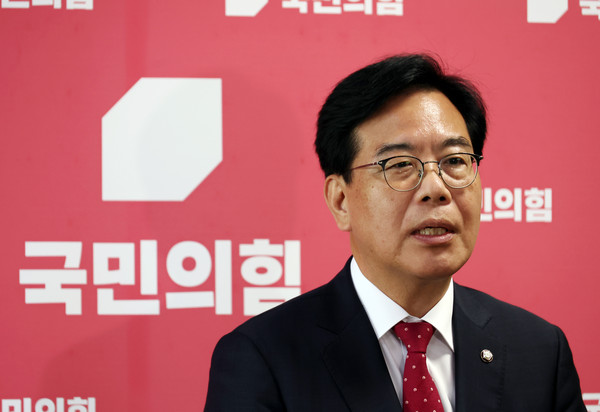▲ 백브리핑하는 송언석 원내대표. /뉴시스