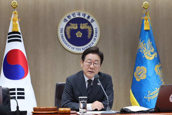 ▲ 이재명 대통령이 19일 서울 용산구 대통령실 청사에서 열린 국무회의에서 발언하고 있다. /뉴시스