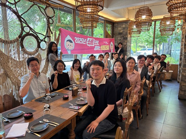 ▲ 김병수 김포시장과 선거업무 담당 직원들과 함께하는 ‘소통으로 통하는 통통데이’ 개최 모습.