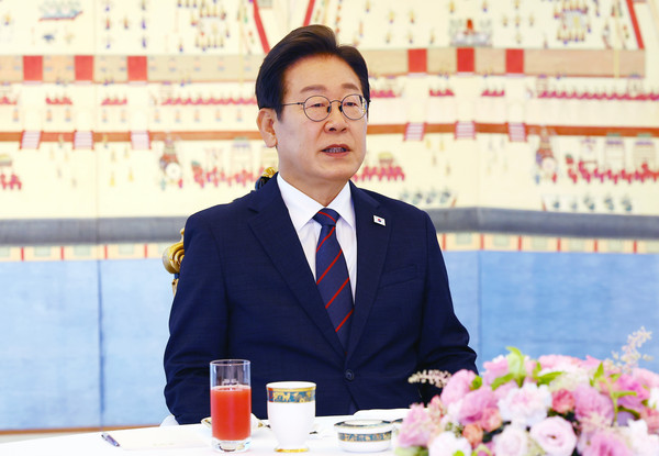 ▲ 이재명 대통령이 22일 한남동 관저에서 열린 여야 지도부와 오찬에서 발언하고 있다. /뉴시스