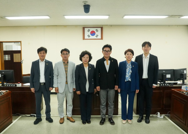 ▲ 안양시의회 도시건설위원회.