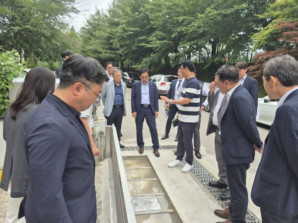 ▲ 풍수해를 대비하기 위한 노·사 합동 재난 대응 점검 사진.