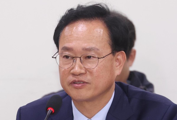 ▲ 발언하는 송재봉 의원. /뉴시스