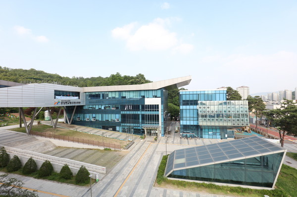 ▲ 판교유스센터 전경.
