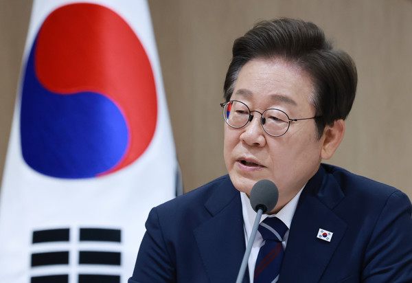 ▲ 이재명 대통령이 1일 서울 용산 대통령실 청사에서 열린 국무회의에서 발언하고 있다. /뉴시스