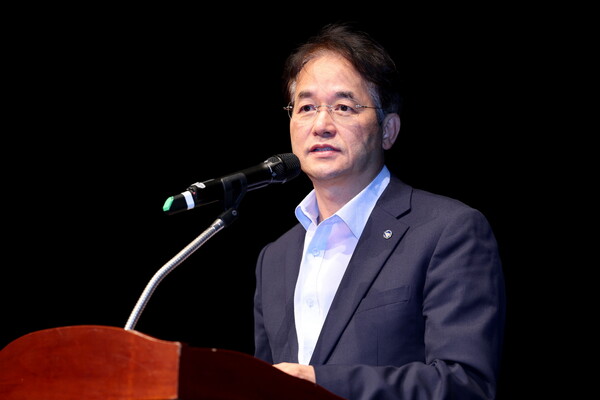 ▲ 이동환 고양특례시장이 '2025년 지방세유공자의 날 기념식'에서 인사말을 하고 있다.