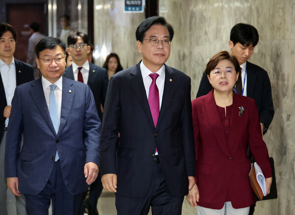 ▲ 원내대책회의 참석하는 송언석 국민의힘 원내대표. /뉴시스