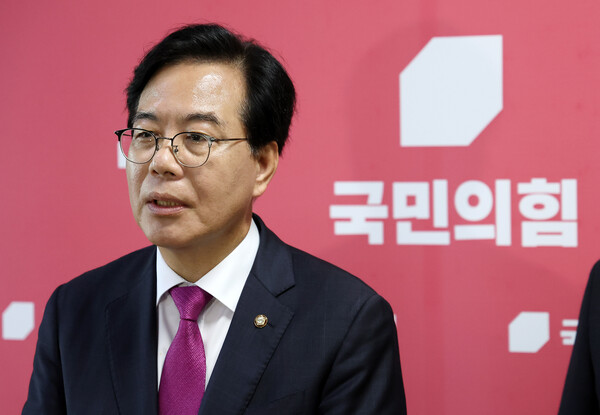 ▲ 언론 브리핑하는 송언석 원내대표. /뉴시스