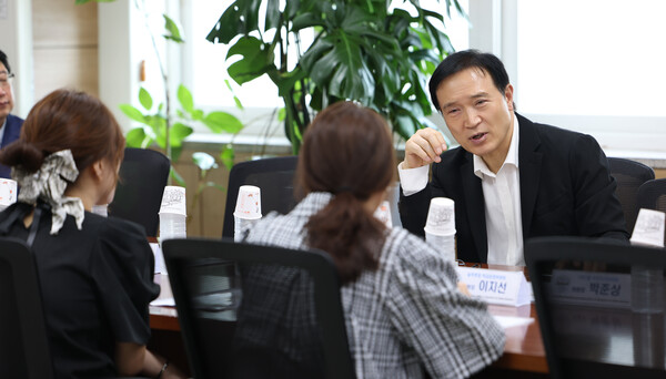 ▲ 경기도교육청국제교육원 간담회 사진.