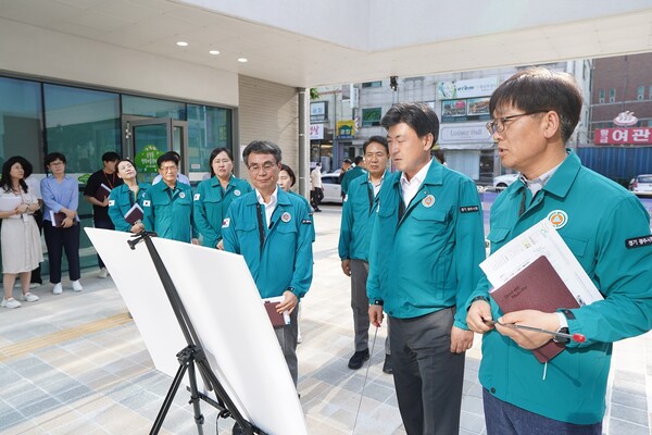 ▲ 방세환 광주시장이 관내 주요 시설 운영 상황을 점검하고 있다.