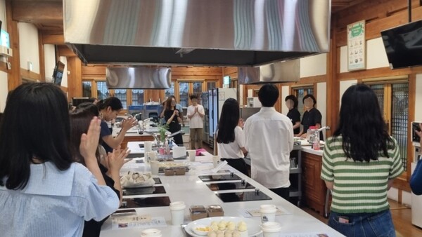 ▲ 수원문화재단이 지역관광 활성화를 위한 ‘지역 주도 행궁마을 상설 관광콘텐츠’ 공모를 실시한다.