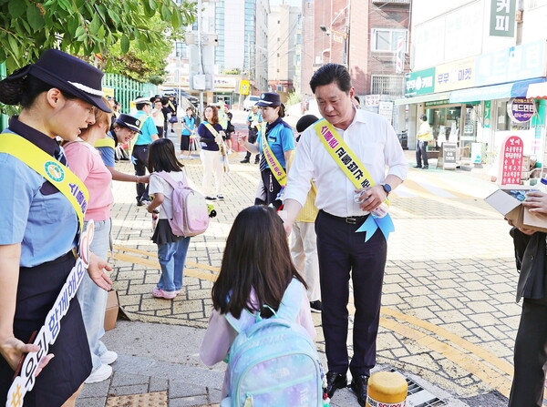▲ ‘아이 먼저’ 어린이 교통안전 캠페인 모습.
