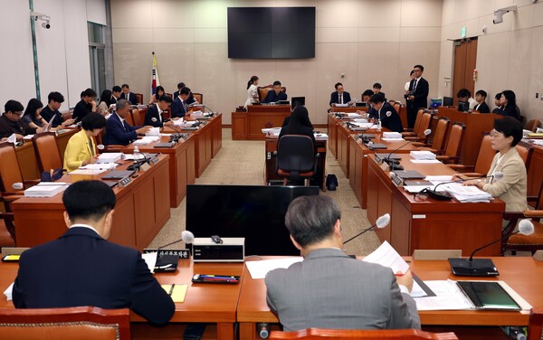 ▲ 국회 농해수위 법안심사소위, 농업 4법 심사. /뉴시스