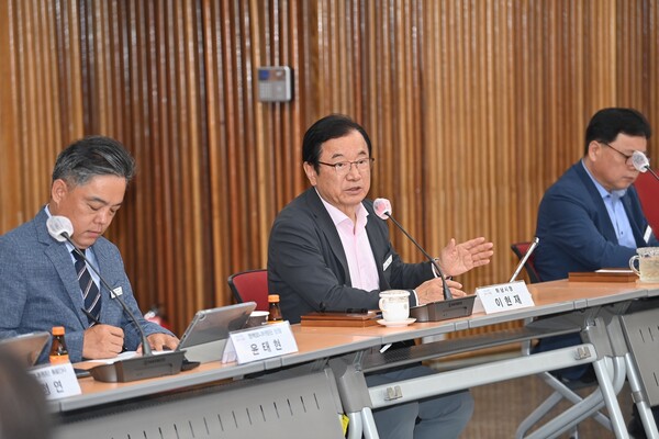 ▲ 이현재 하남시장이 정책모니터링단 정기회의에서 인사말을 하고 있다.