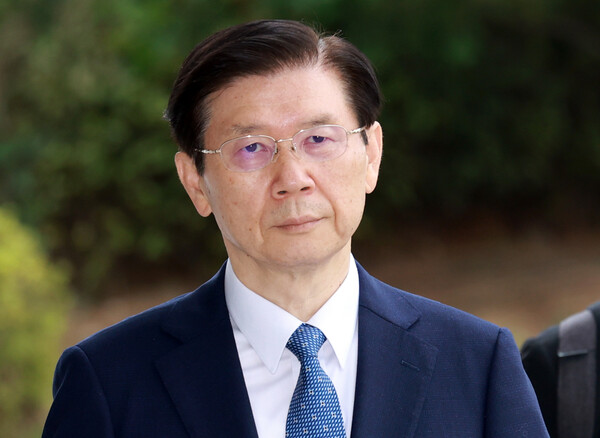 ▲ 박종준 전 경호처장이 조사를 받기 위해 14일 오전 서울 서초구 서울고검에 마련된 내란 특검 사무실로 향하고 있다. /뉴시스