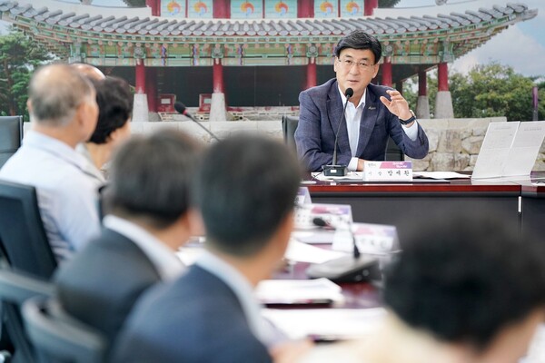 ▲ 방세환 광주시장이 '복지인프라 실태 조사 및 수요 진단 연구용역 중간 보고회'를 주재하고 있다.