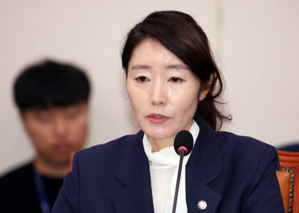 ▲ 질의에 답하는 강선우 후보자. /뉴시스