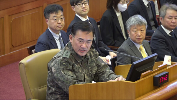 ▲ 12·3 비상계엄 관련 내란·외환 혐의를 수사하는 내란 특검이 22일 여인형 전 국군방첩사령관을 소환했다. 여 전 사령관이 4일 서울 종로구 헌법재판소에서 열린 윤석열 대통령 탄핵심판 5차 변론기일에 증인으로 출석해 발언하고 있다. (사진=헌법재판소 제공)