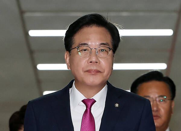 ▲ 비대위 회의 참석하는 송언석 위원장. /뉴시스