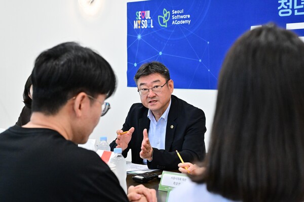 ▲ 서울특별시의회 박상혁 교육위원장이 청년취업사관학교 서초캠퍼스 현장 간담회에서 발언하고 있다.