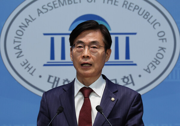 ▲ 조경태, 혁신후보 단일화 촉구 기자회견. /뉴시스