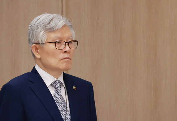 ▲ 임명장 수여식 참석하는 최동석 인사혁신처장. /뉴시스