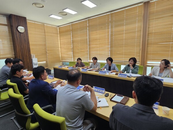 ▲ 광주시의회 도시환경위원회 '2025년 노후 상수관로 교체사업' 간담회 개최 모습.