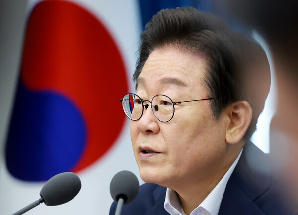 ▲ 이재명 대통령이 30일 서울 용산 대통령실 청사에서 열린 비상경제점검 태스크포스(TF) 3차회의에서 발언하고 있다. /뉴시스