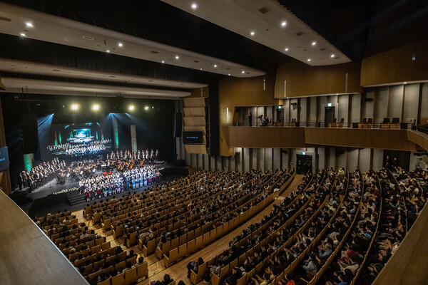 1월 18일 용인포은아트홀에서 열린 재개관 기념 공연 모습