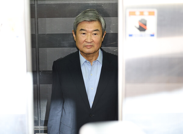 ▲ 조태용 전 국정원장이 지난달 29일 오전 서울 서초구 이명현 순직 해병 특별검사 사무실에 직권남용 혐의 피의자로 소환되어 출석하고 있다. /뉴시스