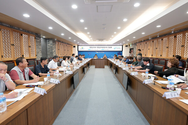 ▲ 연천군의회와 연천군이장협의회 간담회 개최 모습.