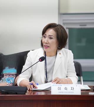 ▲ 토론회에서 발언하고 있는 이숙자 운영위원장.