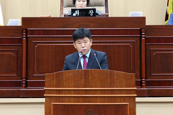 ▲ 연천군의회 박운서 의원 5분 자유발언 모습.