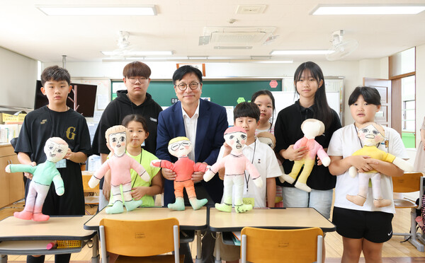 ▲ 읽걷쓰와 함께하는 찾아가는 인형극 워크숍.