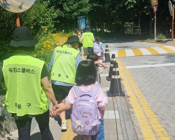 ▲ 워킹스쿨버스 운영 모습.