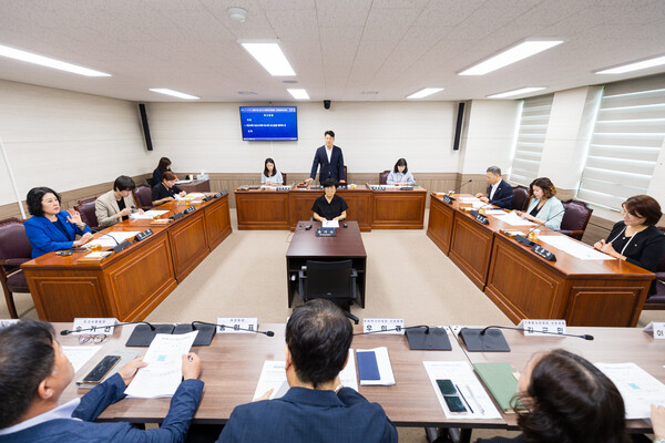 ▲ ‘제297회 제1차 정례회 폐회 중 의회운영위원회’ 진행 모습.