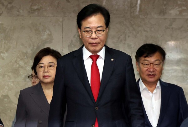 ▲ 의원총회 참석하는 송언석 비대위원장. /뉴시스