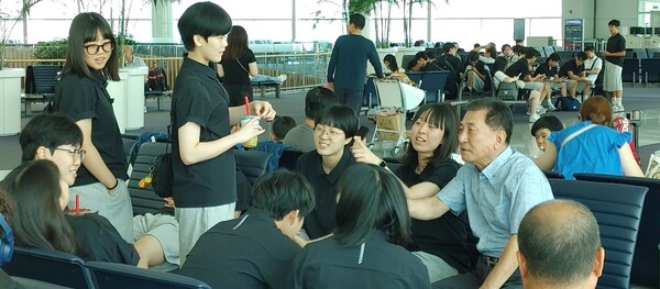 ▲ 중국으로 출발하는 청소년 선수들 모습.