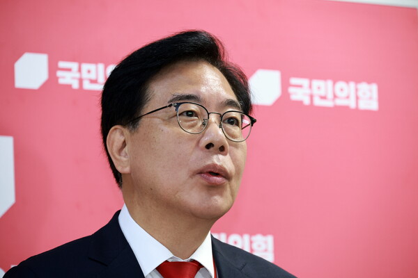 ▲ 한미 정상회담 결과 관련 기자회견하는 송언석. /뉴시스
