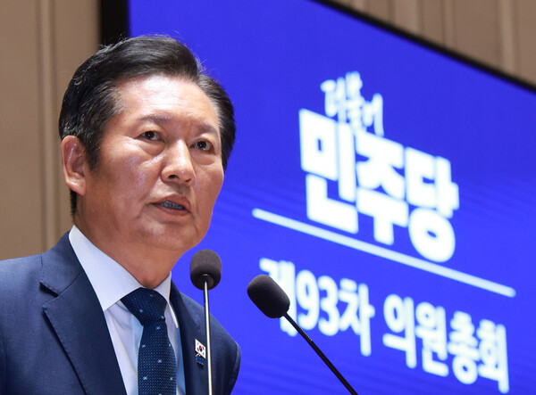 ▲ 의원총회 발언하는 정청래 더불어민주당 대표. /뉴시스
