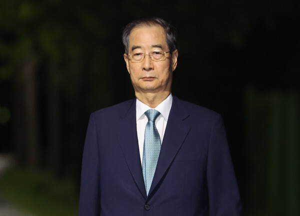 ▲ 구속 기각, 구치소 떠나는 한덕수 전 총리. /뉴시스