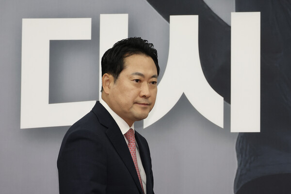 ▲ 장동혁 국민의힘 당 대표가 28일 오전 서울 여의도 국회에서 열린 최고위원회의에 입장하고 있다. /뉴시스