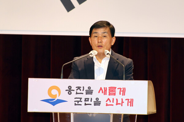 ▲ 옹진군, 9월중 월례조회에서 훈시 전하는 문경복 옹진군수.