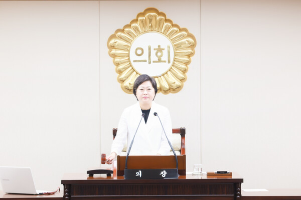 ▲ 부평구의회 안애경 의장이 제271회 임시회를 주재하고 있다.