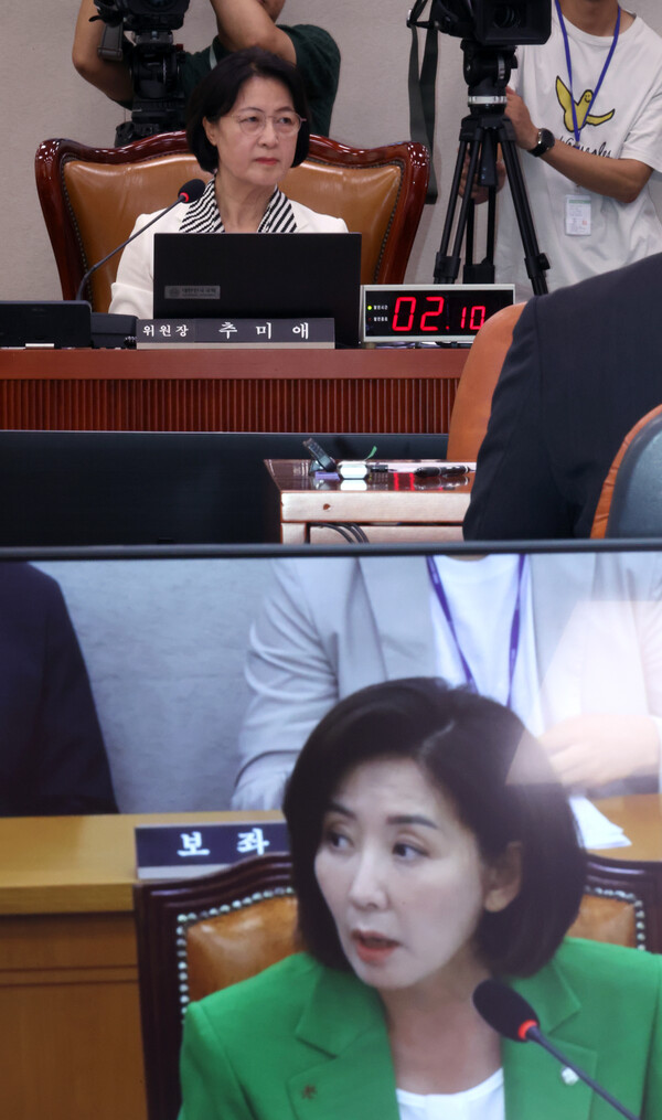 ▲ 법사위 대치하는 나경원-추미애. /뉴시스