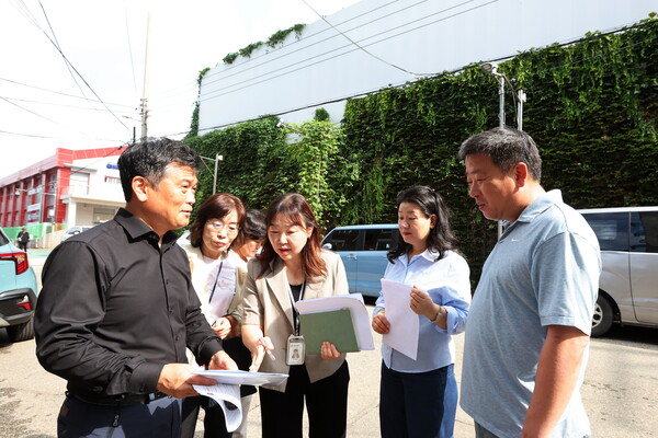 ▲ 박종효 남동구청장, 주민총회 선정 마을 의제 현장 방문 모습.