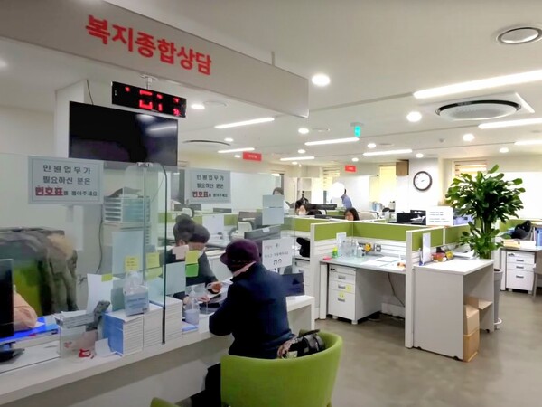 ▲ 복지종합상담 창구 현장.